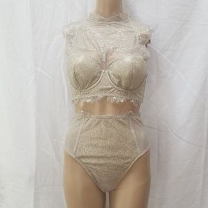 VICTORIA'S SECRET DREAM ANGELS DEMI BRA SET